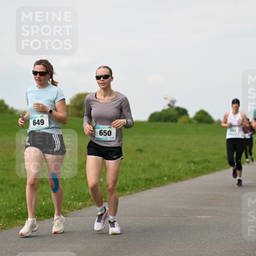 10.05.2026 - 8. Wedeler Halbmarathon Dr. Thomas Lammeyer http://msf.ph/oto/9698315 10.05.2026 11:32:28 Laufen 649, 650, 139, 593, 592 meine-sportfotos.de