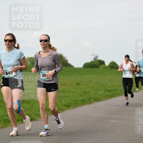 10.05.2026 - 8. Wedeler Halbmarathon Dr. Thomas Lammeyer http://msf.ph/oto/9698316 10.05.2026 11:32:28 Laufen 649, 136, 383, 502 meine-sportfotos.de