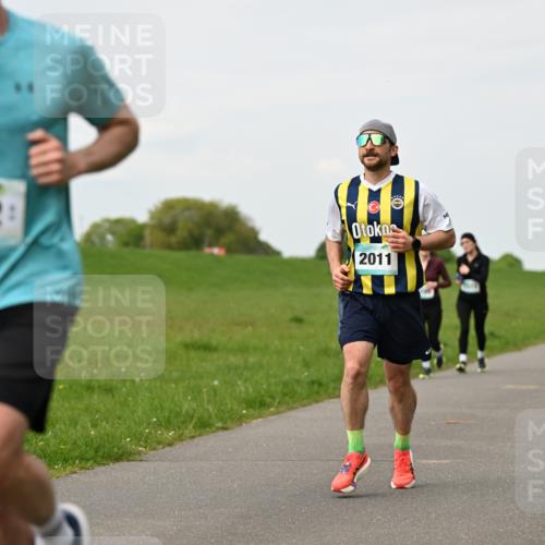 10.05.2026 - 8. Wedeler Halbmarathon Dr. Thomas Lammeyer http://msf.ph/oto/9698343 10.05.2026 11:32:32 Laufen 592, 2011 meine-sportfotos.de
