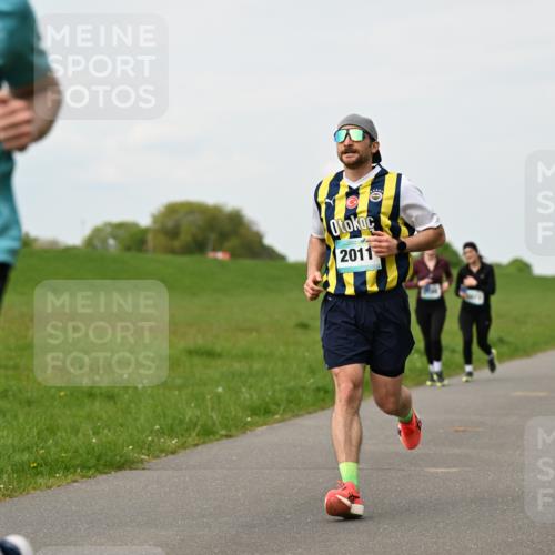 10.05.2026 - 8. Wedeler Halbmarathon Dr. Thomas Lammeyer http://msf.ph/oto/9698344 10.05.2026 11:32:33 Laufen 592, 2011 meine-sportfotos.de