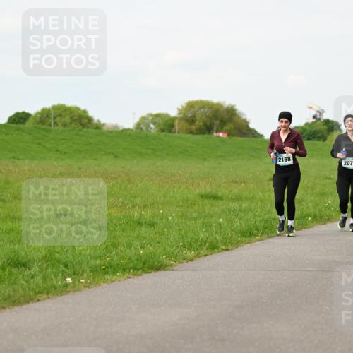 10.05.2026 - 8. Wedeler Halbmarathon Dr. Thomas Lammeyer http://msf.ph/oto/9698353 10.05.2026 11:32:35 Laufen 2158, 2073 meine-sportfotos.de