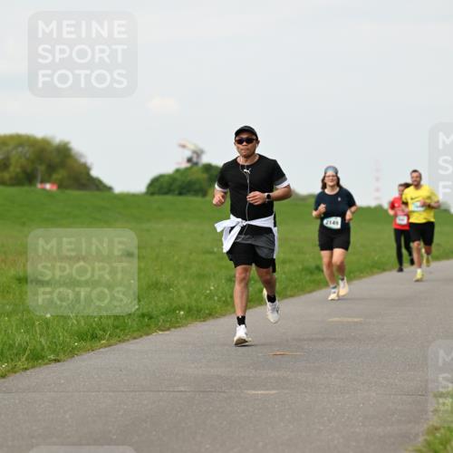 10.05.2026 - 8. Wedeler Halbmarathon Dr. Thomas Lammeyer http://msf.ph/oto/9698380 10.05.2026 11:32:43 Laufen 2149 meine-sportfotos.de