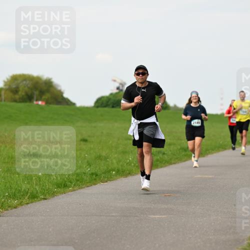 10.05.2026 - 8. Wedeler Halbmarathon Dr. Thomas Lammeyer http://msf.ph/oto/9698381 10.05.2026 11:32:43 Laufen 2149 meine-sportfotos.de
