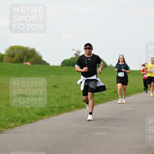 10.05.2026 - 8. Wedeler Halbmarathon Dr. Thomas Lammeyer http://msf.ph/oto/9698382 10.05.2026 11:32:43 Laufen 2149 meine-sportfotos.de
