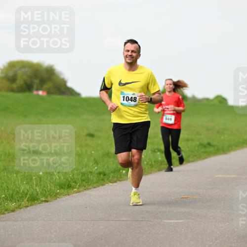 10.05.2026 - 8. Wedeler Halbmarathon Dr. Thomas Lammeyer http://msf.ph/oto/9698404 10.05.2026 11:32:49 Laufen 1048, 849 meine-sportfotos.de