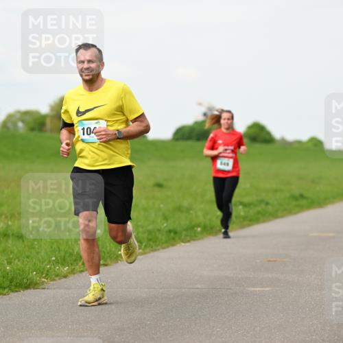 10.05.2026 - 8. Wedeler Halbmarathon Dr. Thomas Lammeyer http://msf.ph/oto/9698413 10.05.2026 11:32:50 Laufen 104, 645 meine-sportfotos.de