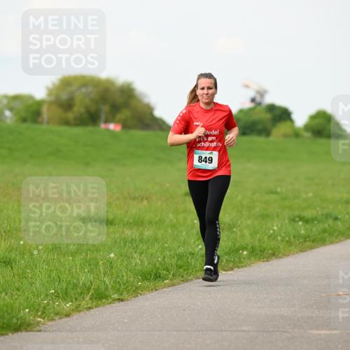 10.05.2026 - 8. Wedeler Halbmarathon Dr. Thomas Lammeyer http://msf.ph/oto/9698415 10.05.2026 11:32:52 Laufen 849 meine-sportfotos.de