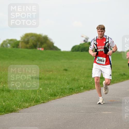 10.05.2026 - 8. Wedeler Halbmarathon Dr. Thomas Lammeyer http://msf.ph/oto/9698426 10.05.2026 11:32:58 Laufen 2053 meine-sportfotos.de