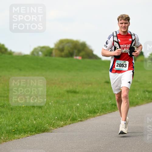 10.05.2026 - 8. Wedeler Halbmarathon Dr. Thomas Lammeyer http://msf.ph/oto/9698432 10.05.2026 11:32:59 Laufen 2053 meine-sportfotos.de