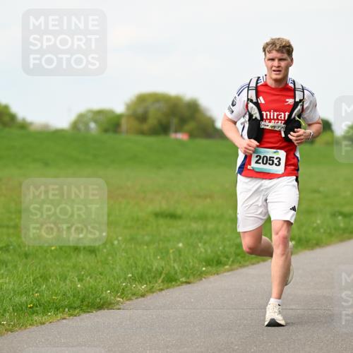 10.05.2026 - 8. Wedeler Halbmarathon Dr. Thomas Lammeyer http://msf.ph/oto/9698433 10.05.2026 11:32:59 Laufen 2053 meine-sportfotos.de