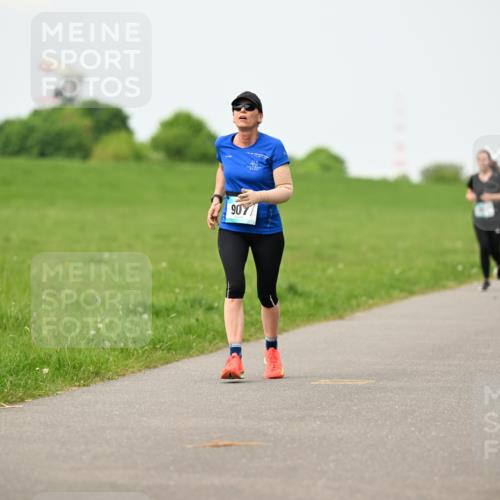 10.05.2026 - 8. Wedeler Halbmarathon Dr. Thomas Lammeyer http://msf.ph/oto/9698466 10.05.2026 11:33:10 Laufen 907 meine-sportfotos.de