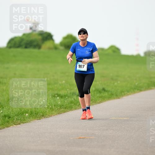 10.05.2026 - 8. Wedeler Halbmarathon Dr. Thomas Lammeyer http://msf.ph/oto/9698468 10.05.2026 11:33:10 Laufen 907 meine-sportfotos.de