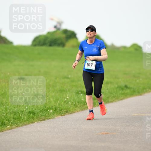 10.05.2026 - 8. Wedeler Halbmarathon Dr. Thomas Lammeyer http://msf.ph/oto/9698472 10.05.2026 11:33:11 Laufen 907 meine-sportfotos.de