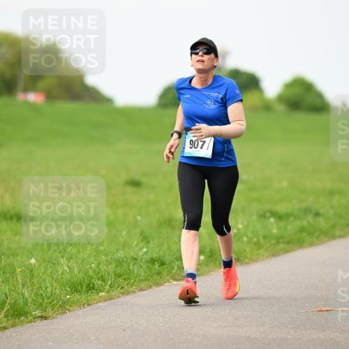 10.05.2026 - 8. Wedeler Halbmarathon Dr. Thomas Lammeyer http://msf.ph/oto/9698482 10.05.2026 11:33:12 Laufen 907 meine-sportfotos.de