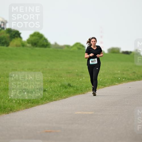 10.05.2026 - 8. Wedeler Halbmarathon Dr. Thomas Lammeyer http://msf.ph/oto/9698483 10.05.2026 11:33:14 Laufen  meine-sportfotos.de