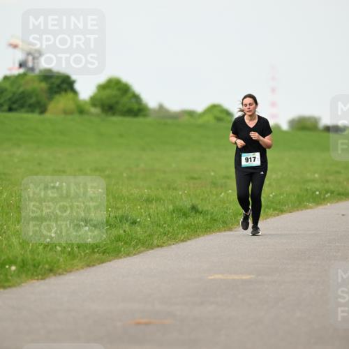 10.05.2026 - 8. Wedeler Halbmarathon Dr. Thomas Lammeyer http://msf.ph/oto/9698485 10.05.2026 11:33:15 Laufen 917 meine-sportfotos.de