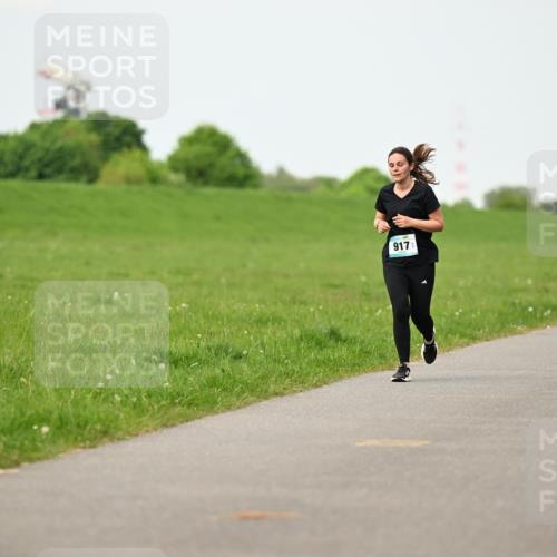 10.05.2026 - 8. Wedeler Halbmarathon Dr. Thomas Lammeyer http://msf.ph/oto/9698487 10.05.2026 11:33:15 Laufen 917 meine-sportfotos.de