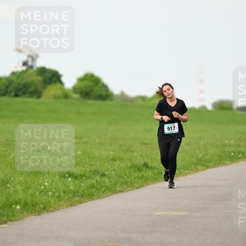 10.05.2026 - 8. Wedeler Halbmarathon Dr. Thomas Lammeyer http://msf.ph/oto/9698489 10.05.2026 11:33:15 Laufen 917 meine-sportfotos.de