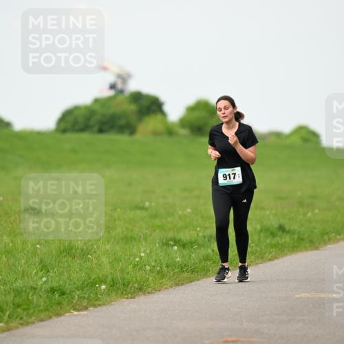 10.05.2026 - 8. Wedeler Halbmarathon Dr. Thomas Lammeyer http://msf.ph/oto/9698496 10.05.2026 11:33:17 Laufen 917 meine-sportfotos.de