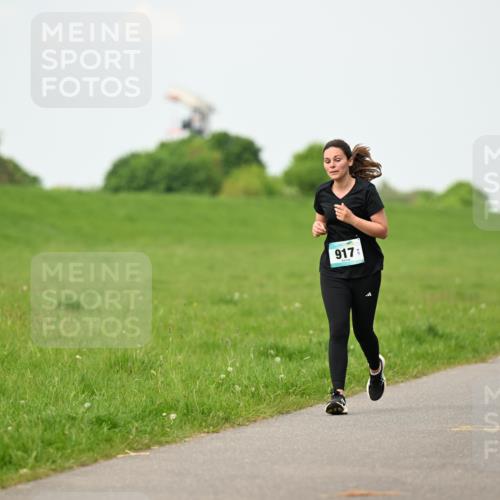 10.05.2026 - 8. Wedeler Halbmarathon Dr. Thomas Lammeyer http://msf.ph/oto/9698497 10.05.2026 11:33:18 Laufen 917 meine-sportfotos.de