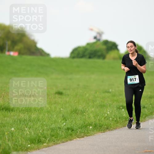 10.05.2026 - 8. Wedeler Halbmarathon Dr. Thomas Lammeyer http://msf.ph/oto/9698501 10.05.2026 11:33:18 Laufen 917 meine-sportfotos.de