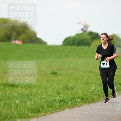 10.05.2026 - 8. Wedeler Halbmarathon Dr. Thomas Lammeyer http://msf.ph/oto/9698502 10.05.2026 11:33:18 Laufen 917 meine-sportfotos.de