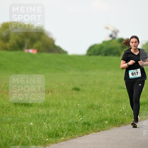 10.05.2026 - 8. Wedeler Halbmarathon Dr. Thomas Lammeyer http://msf.ph/oto/9698504 10.05.2026 11:33:19 Laufen 917 meine-sportfotos.de