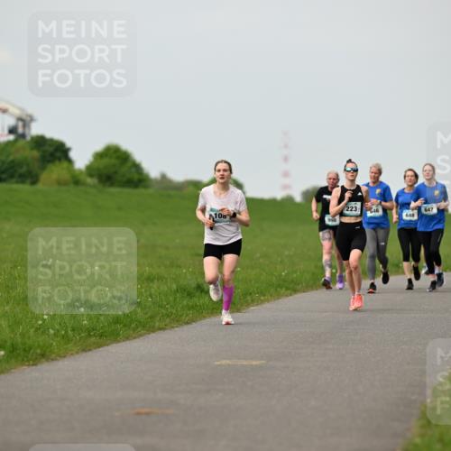 10.05.2026 - 8. Wedeler Halbmarathon Dr. Thomas Lammeyer http://msf.ph/oto/9698514 10.05.2026 11:33:25 Laufen 108, 223, 647, 453, 648, 998 meine-sportfotos.de