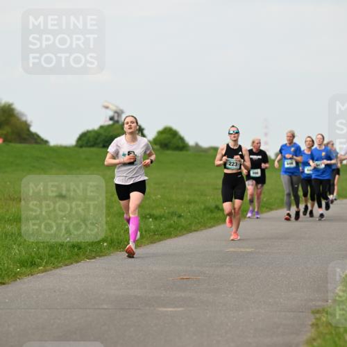 10.05.2026 - 8. Wedeler Halbmarathon Dr. Thomas Lammeyer http://msf.ph/oto/9698532 10.05.2026 11:33:28 Laufen 223, 900, 646 meine-sportfotos.de