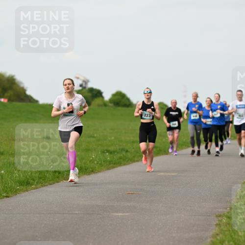 10.05.2026 - 8. Wedeler Halbmarathon Dr. Thomas Lammeyer http://msf.ph/oto/9698535 10.05.2026 11:33:29 Laufen 223 meine-sportfotos.de