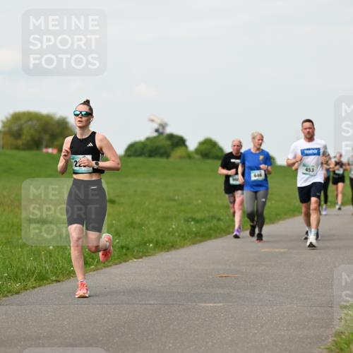 10.05.2026 - 8. Wedeler Halbmarathon Dr. Thomas Lammeyer http://msf.ph/oto/9698548 10.05.2026 11:33:31 Laufen 646, 453 meine-sportfotos.de