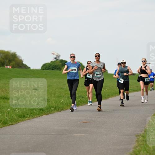 10.05.2026 - 8. Wedeler Halbmarathon Dr. Thomas Lammeyer http://msf.ph/oto/9698588 10.05.2026 11:33:39 Laufen 004, 763, 1005, 770 meine-sportfotos.de