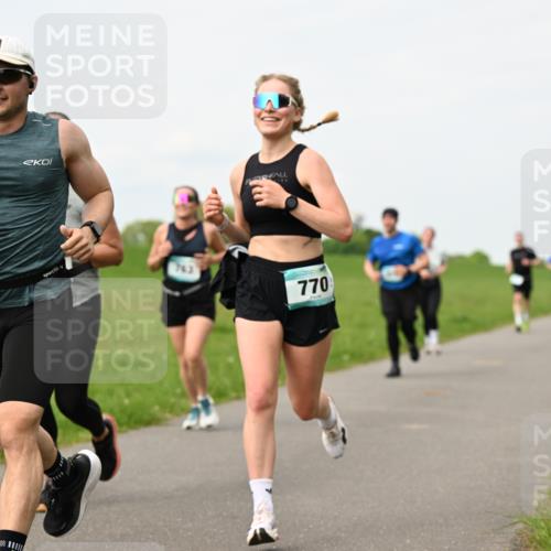 10.05.2026 - 8. Wedeler Halbmarathon Dr. Thomas Lammeyer http://msf.ph/oto/9698624 10.05.2026 11:33:44 Laufen 100, 914, 770 meine-sportfotos.de