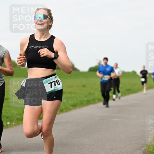 10.05.2026 - 8. Wedeler Halbmarathon Dr. Thomas Lammeyer http://msf.ph/oto/9698626 10.05.2026 11:33:44 Laufen 1005, 199, 770 meine-sportfotos.de