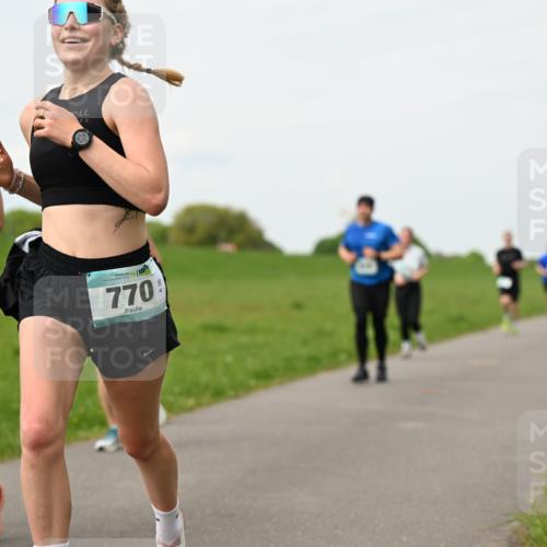 10.05.2026 - 8. Wedeler Halbmarathon Dr. Thomas Lammeyer http://msf.ph/oto/9698627 10.05.2026 11:33:44 Laufen 1005, 770 meine-sportfotos.de