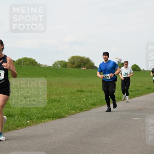 10.05.2026 - 8. Wedeler Halbmarathon Dr. Thomas Lammeyer http://msf.ph/oto/9698633 10.05.2026 11:33:45 Laufen 763, 976, 778 meine-sportfotos.de