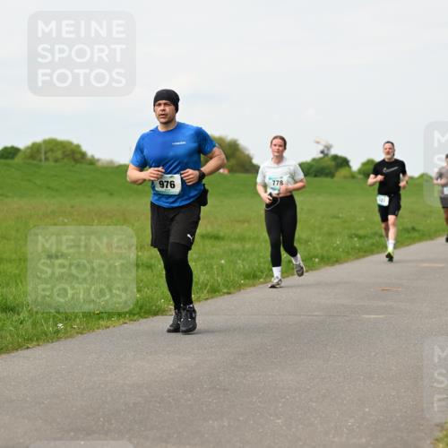 10.05.2026 - 8. Wedeler Halbmarathon Dr. Thomas Lammeyer http://msf.ph/oto/9698645 10.05.2026 11:33:47 Laufen 976, 778 meine-sportfotos.de