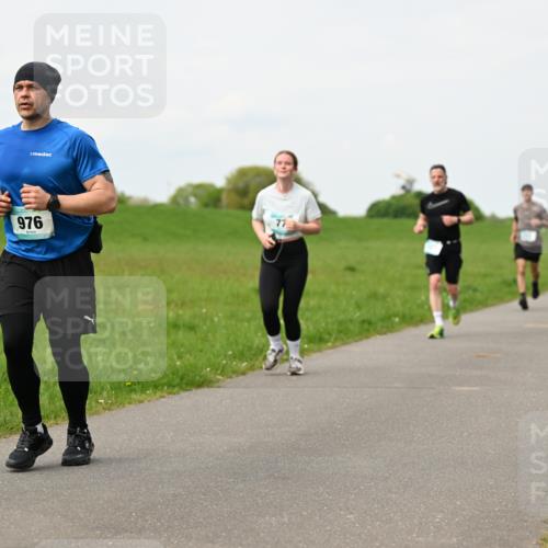 10.05.2026 - 8. Wedeler Halbmarathon Dr. Thomas Lammeyer http://msf.ph/oto/9698649 10.05.2026 11:33:48 Laufen 976 meine-sportfotos.de