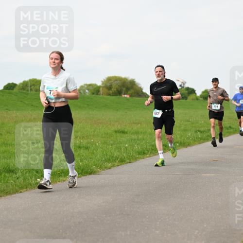10.05.2026 - 8. Wedeler Halbmarathon Dr. Thomas Lammeyer http://msf.ph/oto/9698659 10.05.2026 11:33:50 Laufen 127, 751, 2213 meine-sportfotos.de