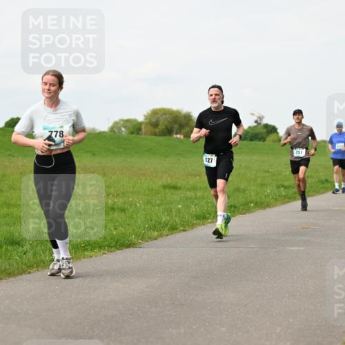 10.05.2026 - 8. Wedeler Halbmarathon Dr. Thomas Lammeyer http://msf.ph/oto/9698661 10.05.2026 11:33:50 Laufen 778, 127, 2213, 751 meine-sportfotos.de