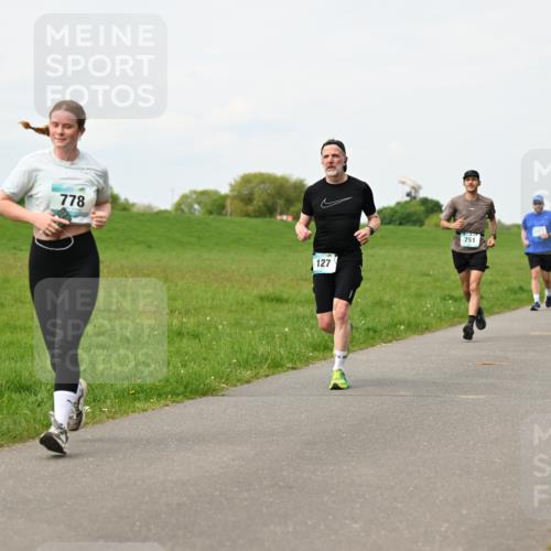 10.05.2026 - 8. Wedeler Halbmarathon Dr. Thomas Lammeyer http://msf.ph/oto/9698662 10.05.2026 11:33:50 Laufen 778, 127, 751 meine-sportfotos.de