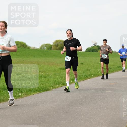 10.05.2026 - 8. Wedeler Halbmarathon Dr. Thomas Lammeyer http://msf.ph/oto/9698664 10.05.2026 11:33:50 Laufen 127, 751 meine-sportfotos.de