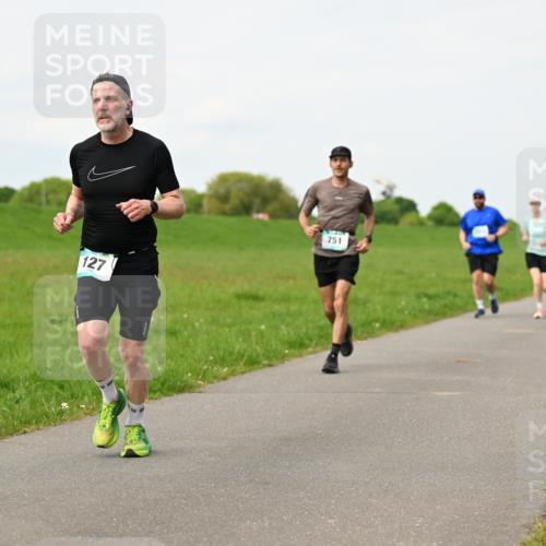 10.05.2026 - 8. Wedeler Halbmarathon Dr. Thomas Lammeyer http://msf.ph/oto/9698670 10.05.2026 11:33:52 Laufen 127, 751 meine-sportfotos.de