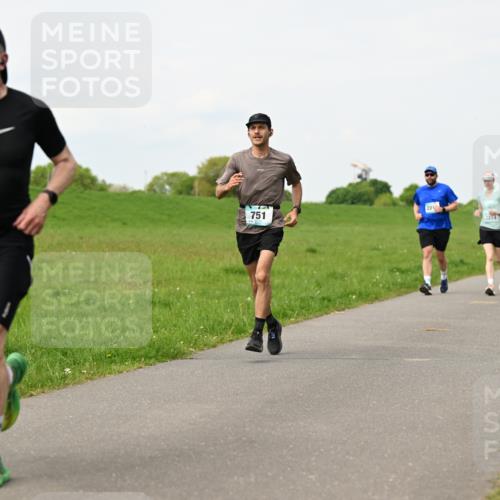 10.05.2026 - 8. Wedeler Halbmarathon Dr. Thomas Lammeyer http://msf.ph/oto/9698673 10.05.2026 11:33:52 Laufen 127, 751, 221, 2214 meine-sportfotos.de