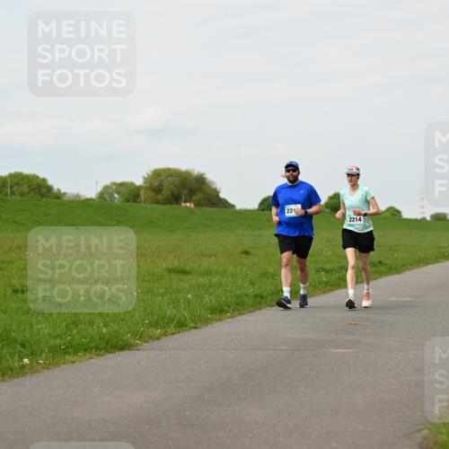 10.05.2026 - 8. Wedeler Halbmarathon Dr. Thomas Lammeyer http://msf.ph/oto/9698683 10.05.2026 11:33:54 Laufen 221, 2214, 868 meine-sportfotos.de
