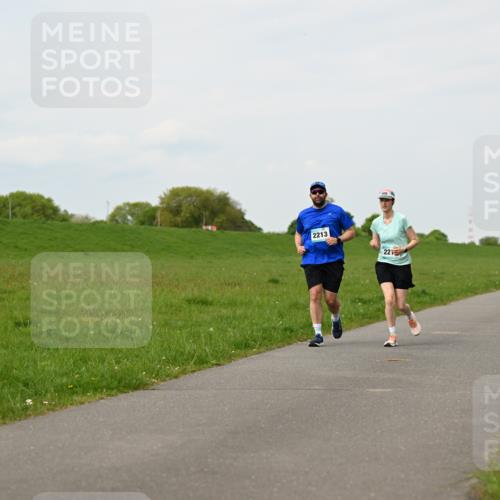 10.05.2026 - 8. Wedeler Halbmarathon Dr. Thomas Lammeyer http://msf.ph/oto/9698686 10.05.2026 11:33:55 Laufen 2213, 221, 868 meine-sportfotos.de