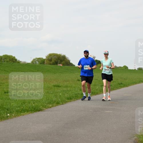 10.05.2026 - 8. Wedeler Halbmarathon Dr. Thomas Lammeyer http://msf.ph/oto/9698689 10.05.2026 11:33:55 Laufen 2212, 2214, 868 meine-sportfotos.de