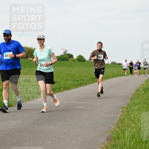 10.05.2026 - 8. Wedeler Halbmarathon Dr. Thomas Lammeyer http://msf.ph/oto/9698696 10.05.2026 11:33:57 Laufen 2212, 868 meine-sportfotos.de