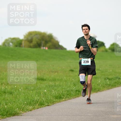 10.05.2026 - 8. Wedeler Halbmarathon Dr. Thomas Lammeyer http://msf.ph/oto/9698724 10.05.2026 11:34:08 Laufen 239 meine-sportfotos.de