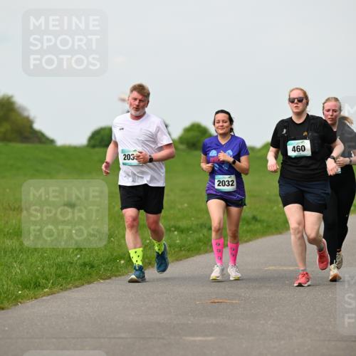 10.05.2026 - 8. Wedeler Halbmarathon Dr. Thomas Lammeyer http://msf.ph/oto/9698735 10.05.2026 11:34:12 Laufen 2033, 2032, 460 meine-sportfotos.de